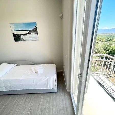 Ipnotica - Panoramic Views Exquisite Pool - Sleeps 7 - Very Stylish וילה