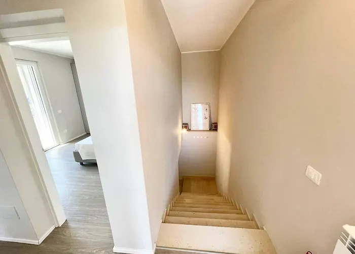 Ipnotica - Panoramic Views Exquisite Pool - Sleeps 7 - Very Stylish *