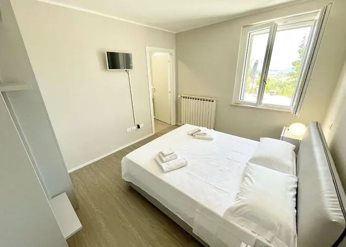 Ipnotica - Panoramic Views Exquisite Pool - Sleeps 7 - Very Stylish * San Gregorio (Perugia)