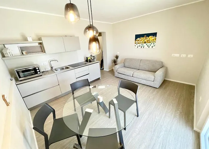 Ipnotica - Panoramic Views Exquisite Pool - Sleeps 7 - Very Stylish